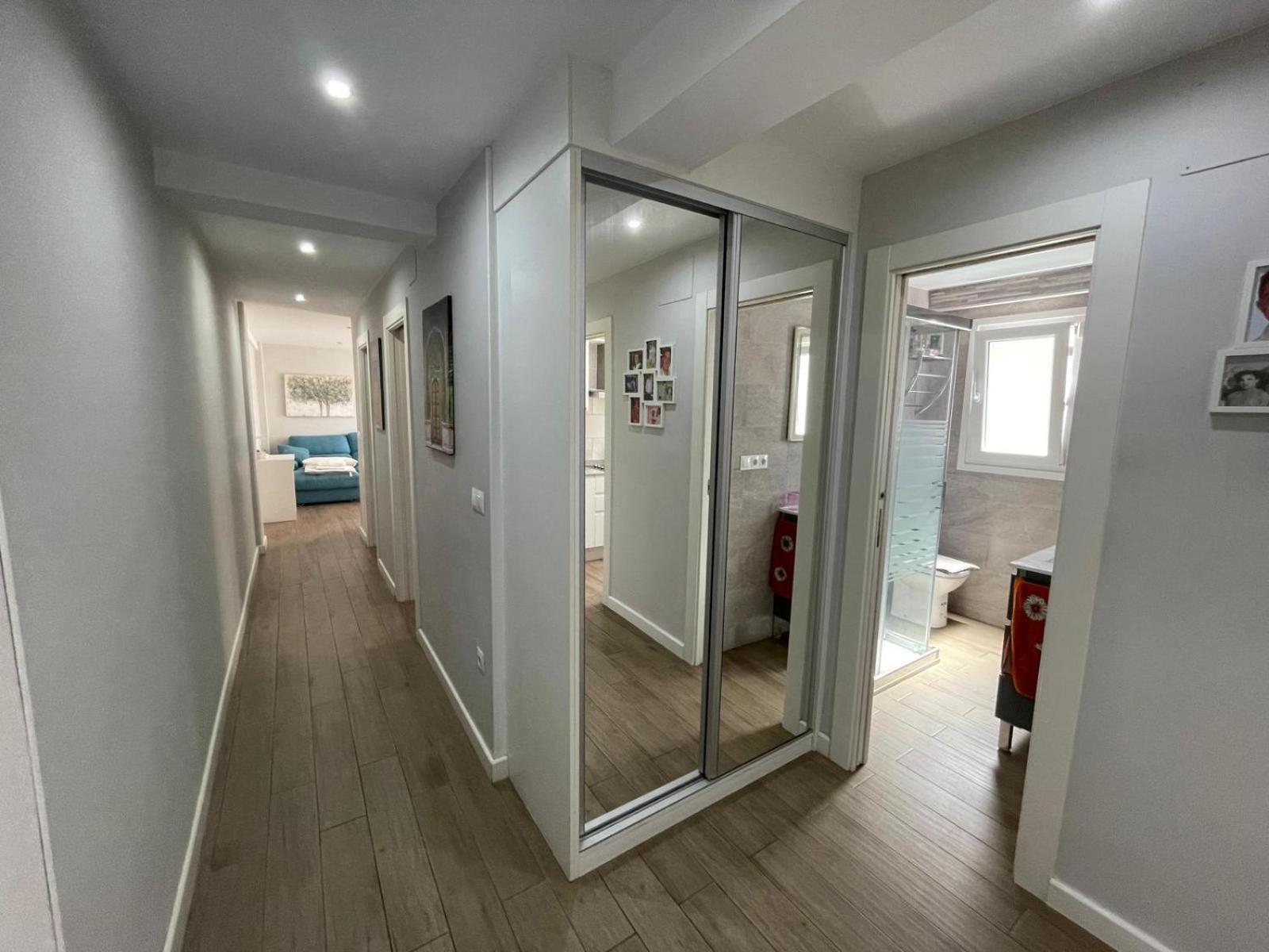 Cozy Room In Stylish Flat Just Steps From The Beach Cadice Esterno foto