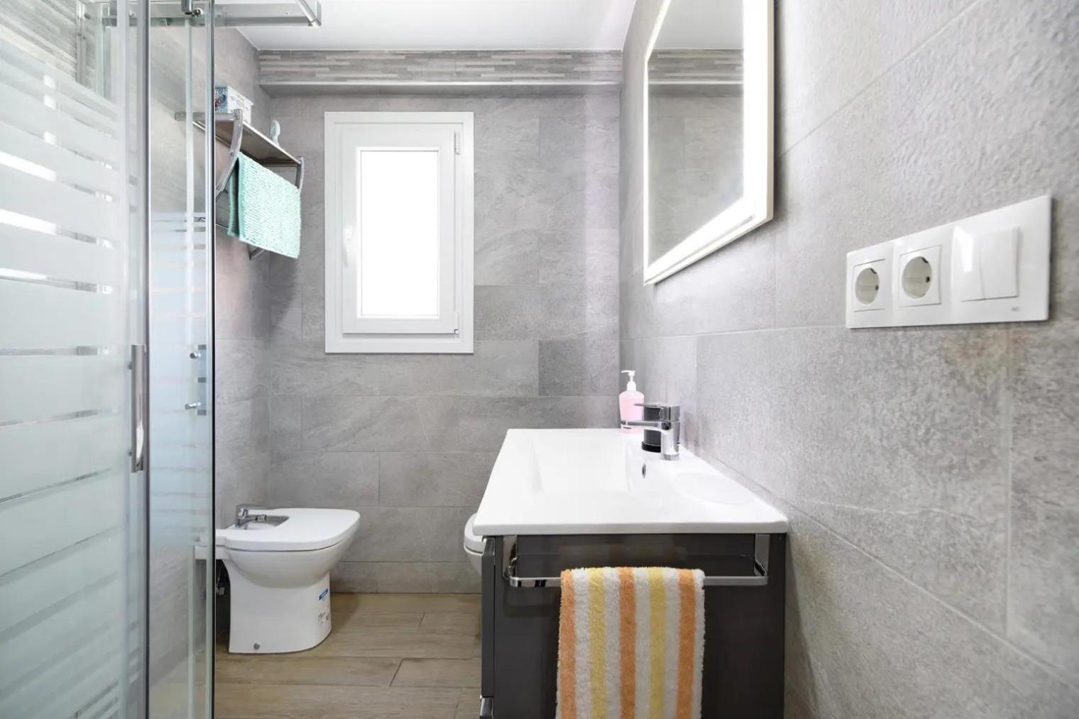 Cozy Room In Stylish Flat Just Steps From The Beach Cadice Esterno foto