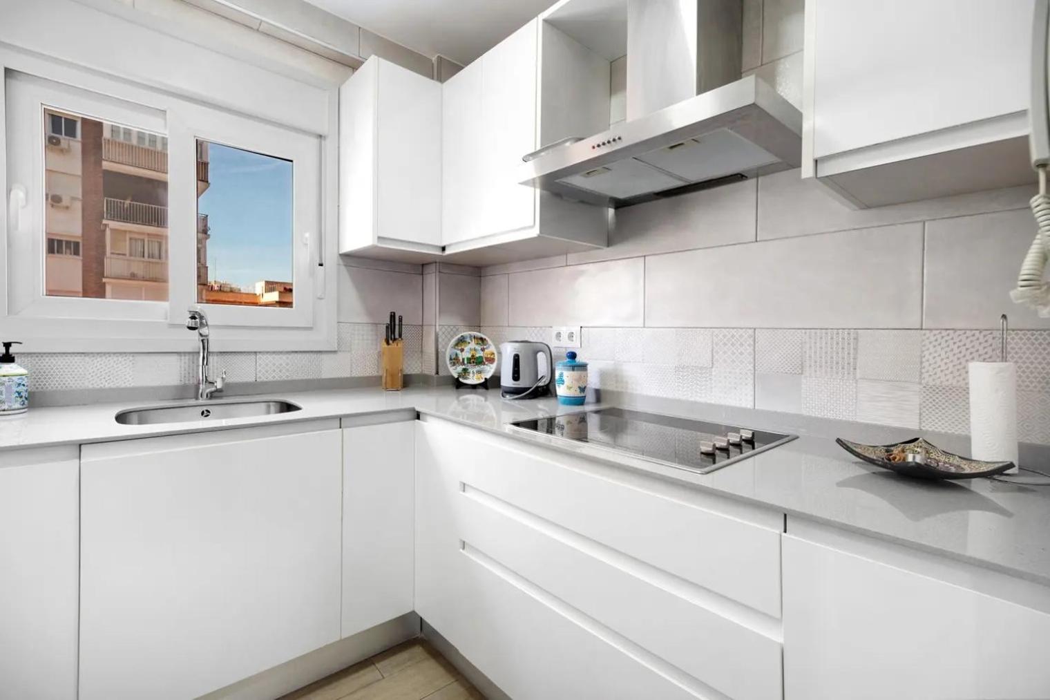 Cozy Room In Stylish Flat Just Steps From The Beach Cadice Esterno foto