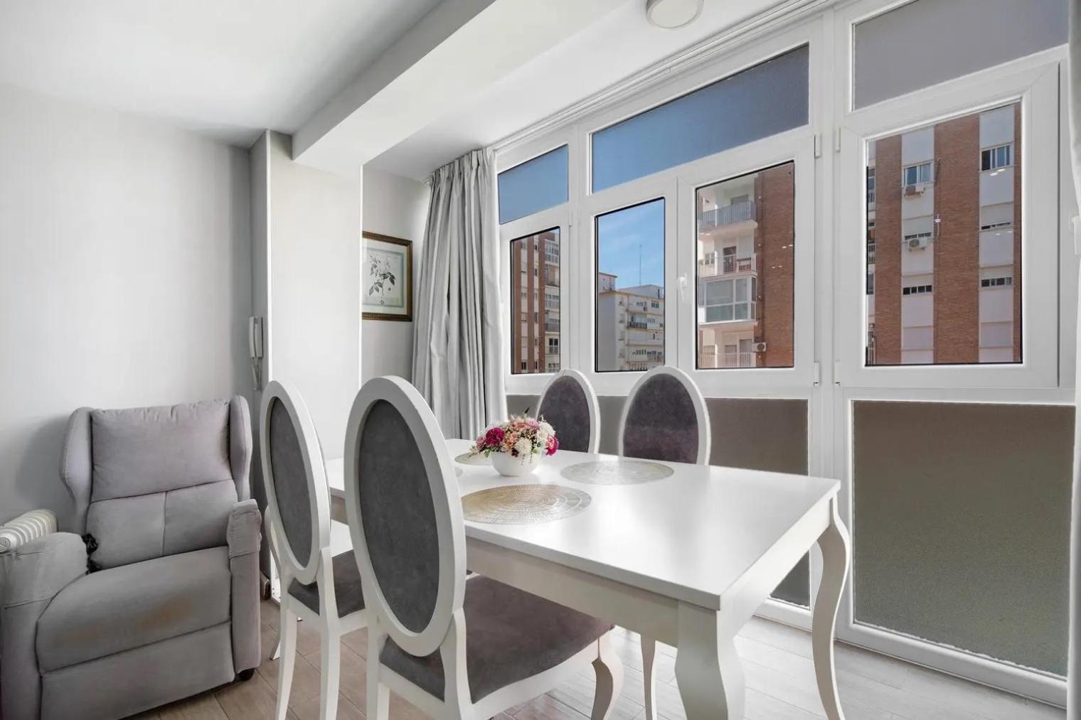 Cozy Room In Stylish Flat Just Steps From The Beach Cadice Esterno foto