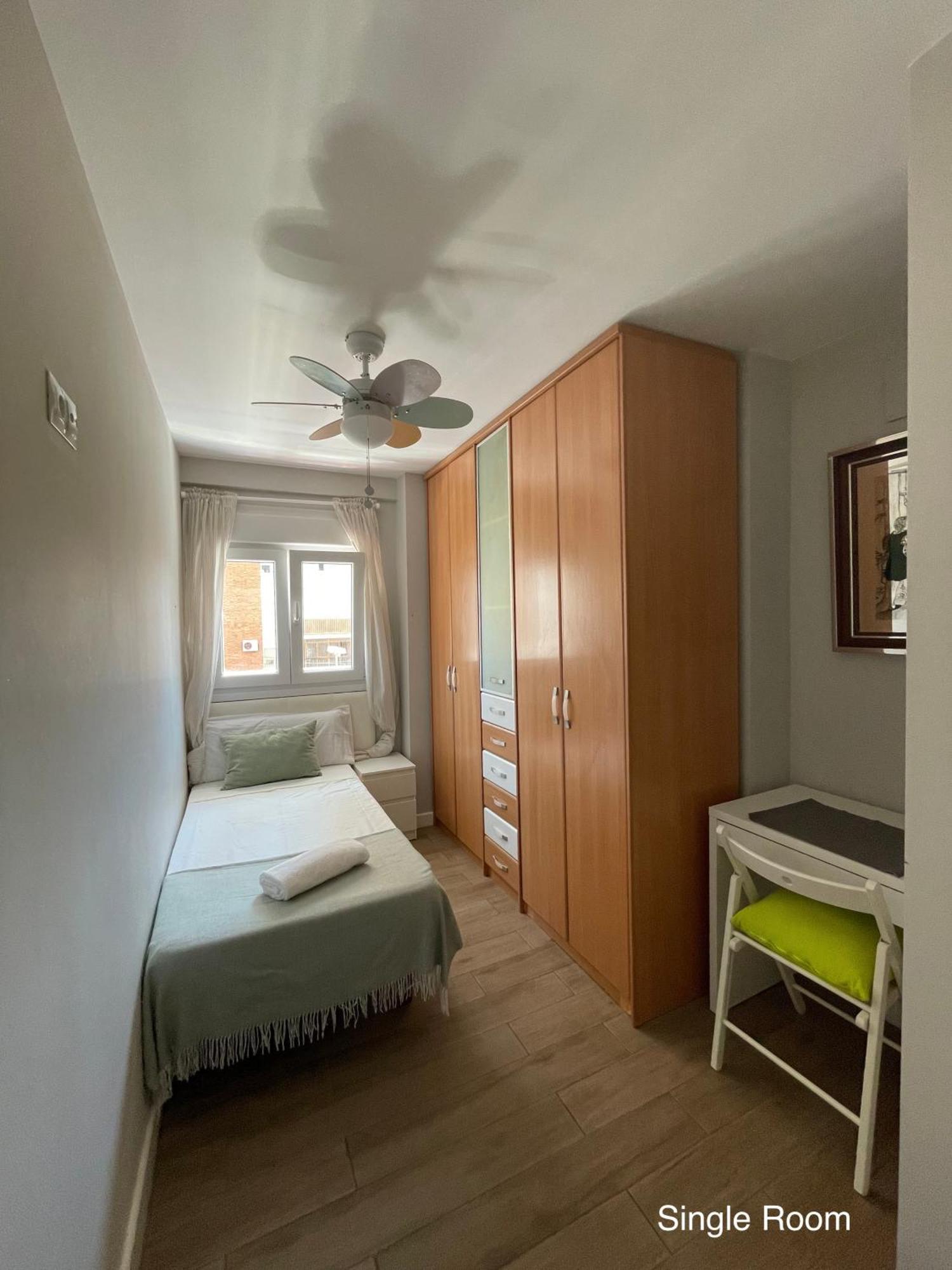Cozy Room In Stylish Flat Just Steps From The Beach Cadice Esterno foto