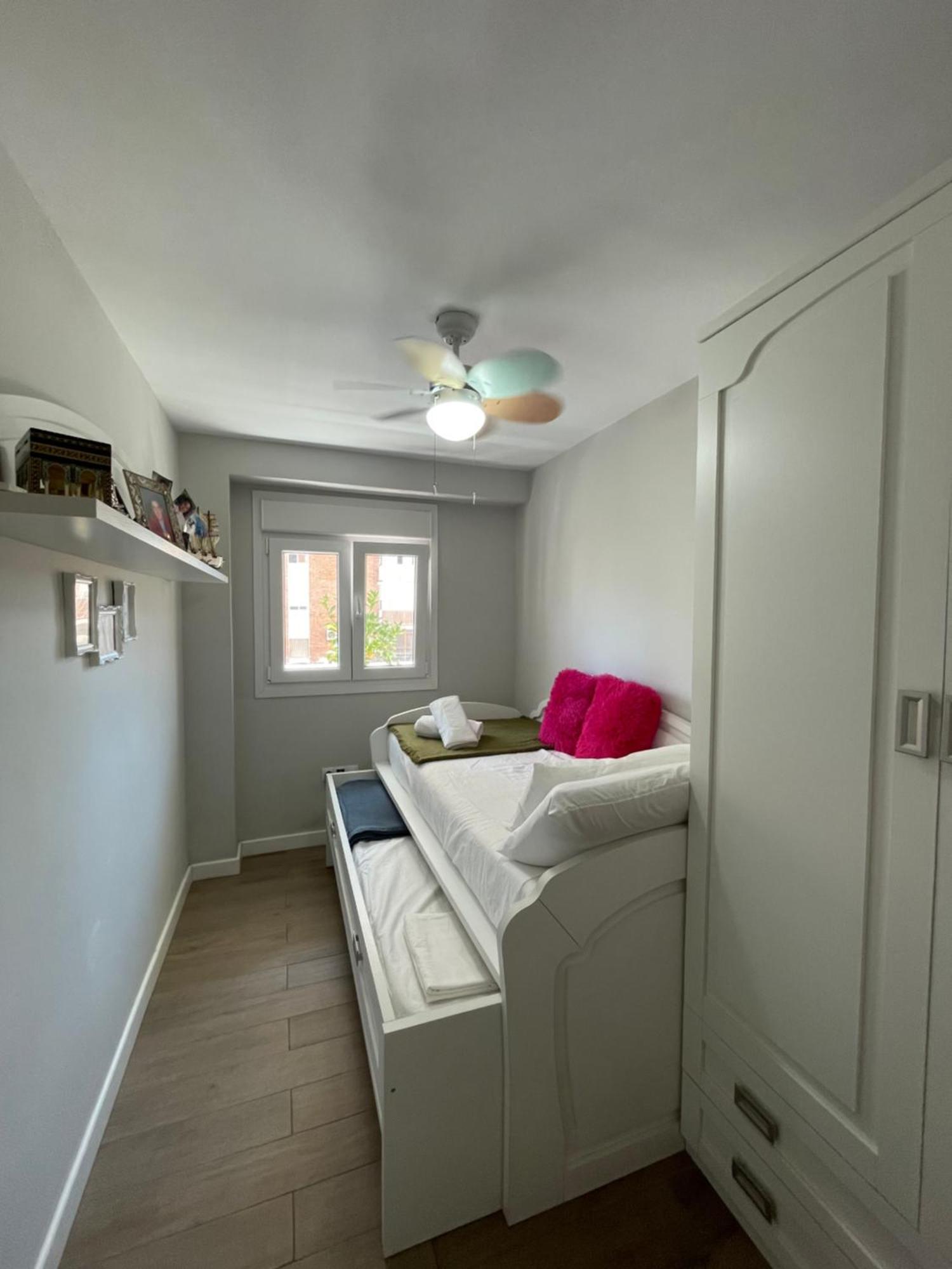 Cozy Room In Stylish Flat Just Steps From The Beach Cadice Camera foto